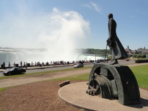 Tesla statue overlooking Niagara Falls