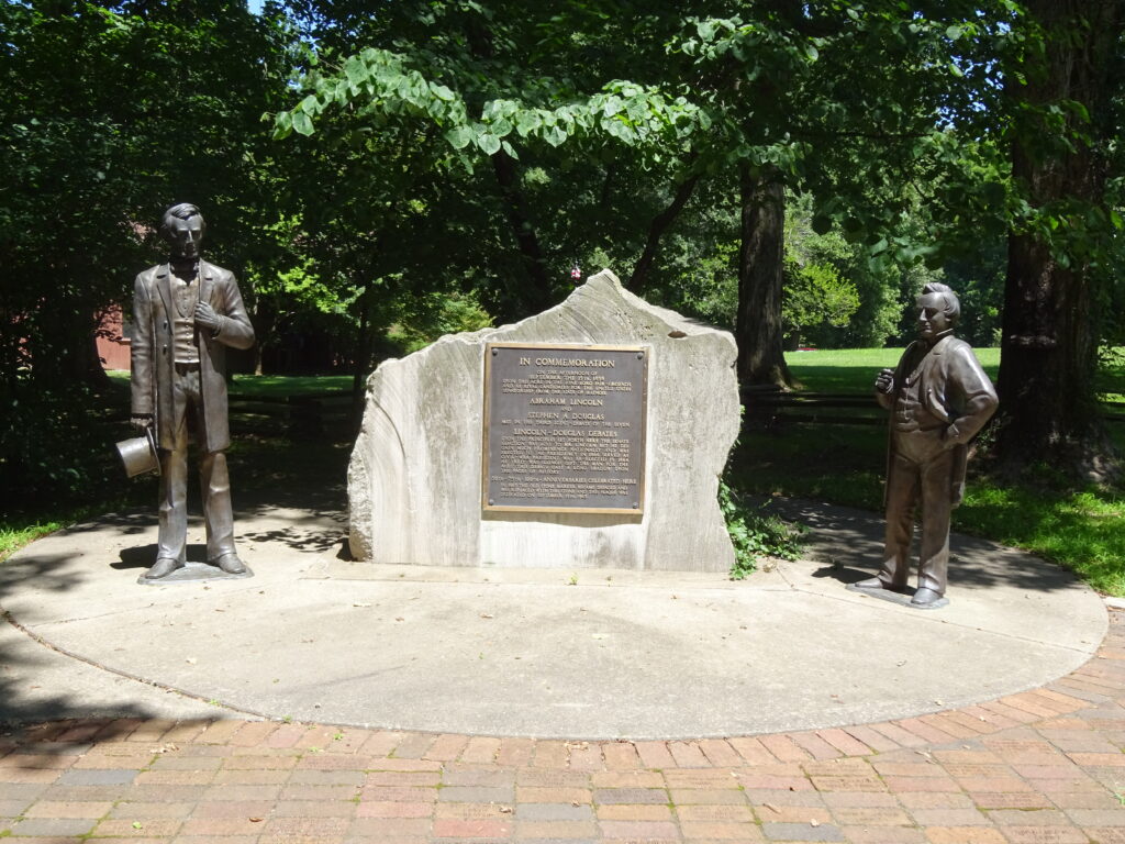 Jonesboro Lincoln-Douglas statues